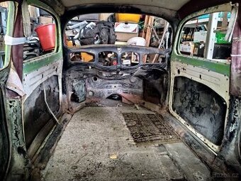 Prodám karoserií VW brouk brezel