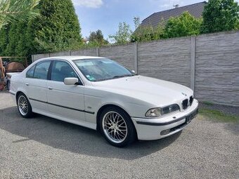 BMW 535i V8 Manuál