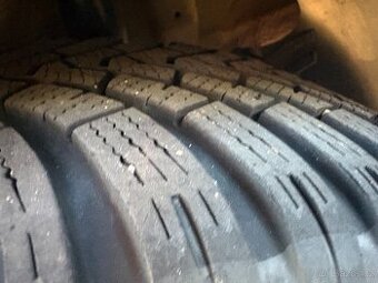 Pneumatiky ,Falken Eurowinter HS01 , 215/55/R17 93V