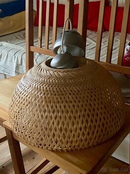 Proutěná lampa IKEA
