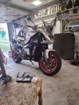 Aprilia RSV 1000 tuono