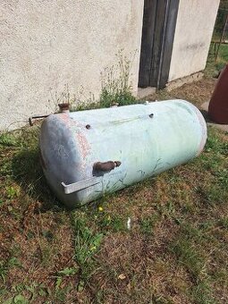 Daruji kovošrot za odvoz