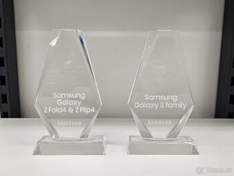 Skleněné Samsung plakety