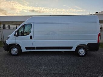 Půjčovna dodávek nabízí k pronájmu Opel Movano L3H2