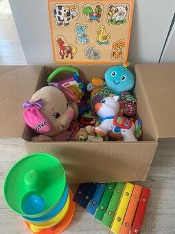 Velký balík hraček pro miminko 0–12 měsíců (Fisher-Price, xy