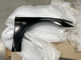 Prodám OEM pravý blatník Audi RS6
