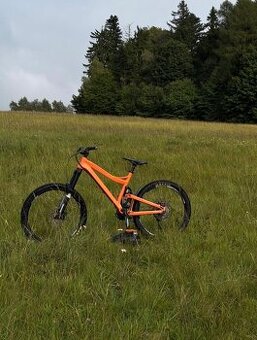 Horské enduro kolo propain tyee