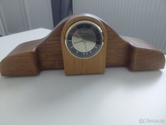 DŘEVĚNÉ HODINY EUROPA QUARTZ
