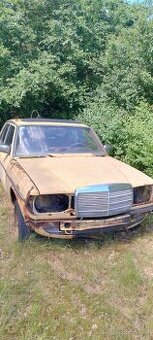 Mercedes W123 piano