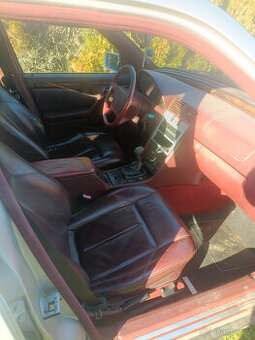 Mercedes Benz W202 cerveny interier, pripadne jine