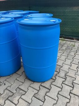 Plastové sudy 200l