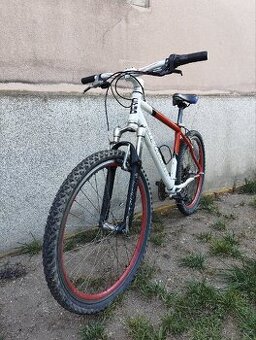 Starší horské kolo značky Spyder