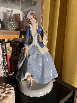 Royal Dux: Kněžna s bičíkem porcelánová