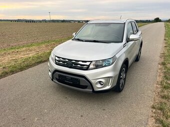 ► SUZUKI VITARA 1.6 VVT 88KW FULL LED-PANO-ACC-TAŽNÉ