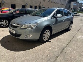 Opel Astra J 1.4 74kw 2011