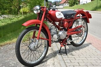 Moto Guzzi Hispania po profesionální renovaci