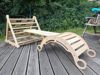 Piklerove trojuhelnik s deskou a houpackou Woodisio