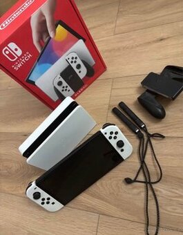 Nintendo Switch OLED White + 11 her + 128GB karta + záruka