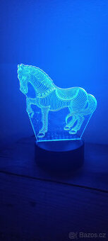 3D lampička noční LED USB kůň, koník