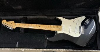 PRODÁM Fender Stratocaster USA American Standard
