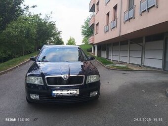 1.6 benzín motor je výborný auto má servisní knížku