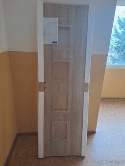 Vnitřní dveře 60Pprosklené nové