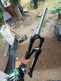 Vzduchová vidlice SR suntour 29"