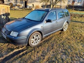 Vw Bora 2.3 v5 110kw Variant,AGZ