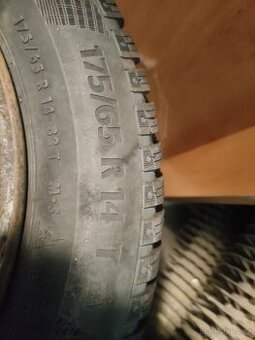 Pneu s rafky na peugeot 206