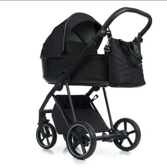 Kočárek Roan Ivi True Black