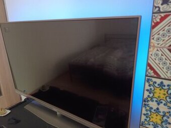 49" Philips Ambilight Smart TV, ener třída A