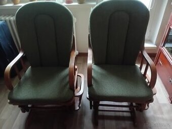 2x houpací křeslo dřevěné taburet