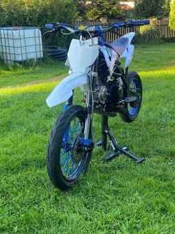 Pitbike Sky ram 125 na motárdech