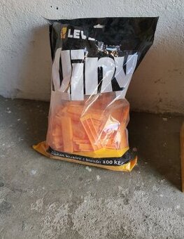 Klíny a spony 2mm pro obkládání, dlažbu