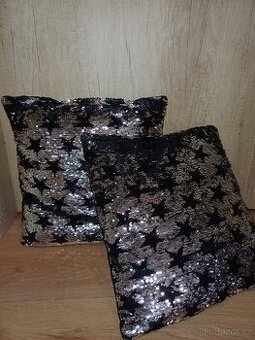 Okrasné měnící polštáře