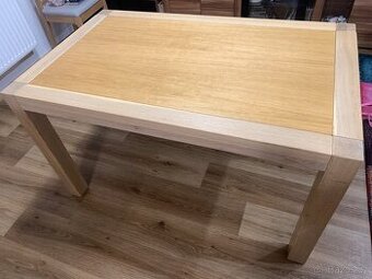 Masivní dubový jídelní stůl 130x80cm