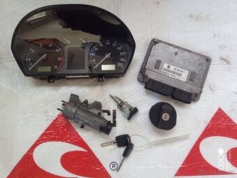 řídící jednotka 03D 906 032 A +budíky+sada zámků