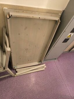 Prodám dřevěný stůl - borovice