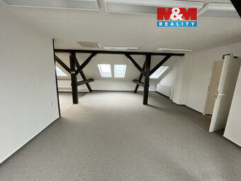 Pronájem kancelářského prostoru, 122 m², ul. Nemocniční