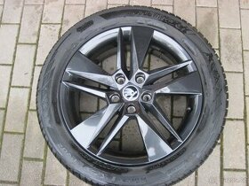 KUSOVKA 1KS ALU ŠKODA  5x112, 6,5x17 ET41. 3V0601025BG