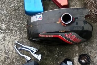 Nádrž Jawa 350 / 634