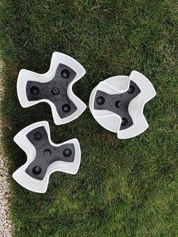 KVĚTINÁČ KASKÁDOVÝ 3 kusy NOVÝ