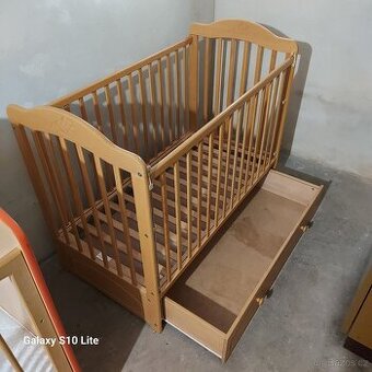 Dětská postýlka 120x60 cm