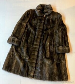 Luxusní kožich z pravé kožešiny Kara Trutnov velikost 48