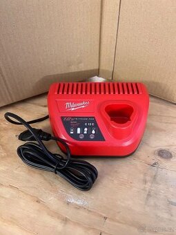 Milwaukee C12C – nabíječka - 12V - Nová