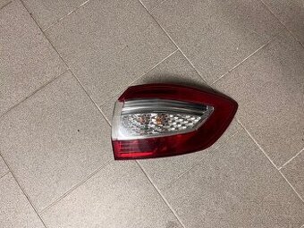 Pravé zadní světlo Mondeo mk4 combi r.v.2012
