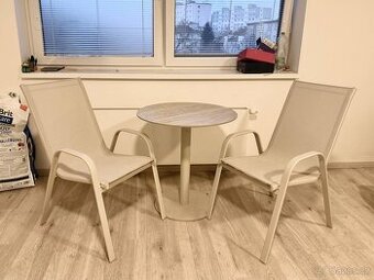 Nový stůl + 2 židle