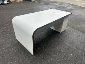 Kancelářský nábytek stoly - židle nezničený zachovalý