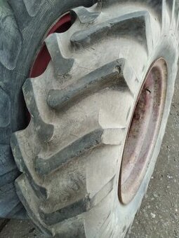 Prodám originál kolo na ZETOR25A11,25-24