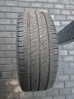 Letní pneu goodyear 235/50R19C